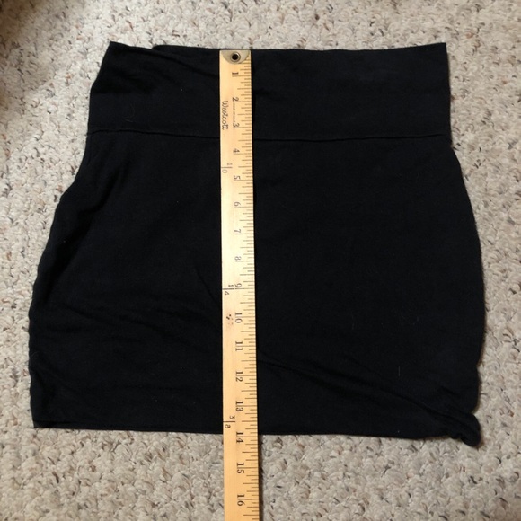 Lily White short black bodycon skirt size small - Picture 4 of 4